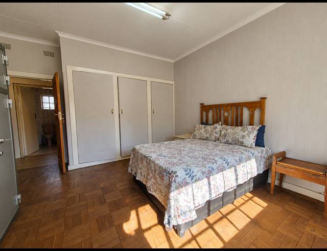 5 BEDROOM HOUSE FOR SALE IN UNITAS PARK